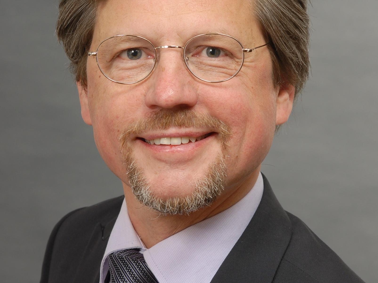 Dr. Dr. Andreas Bell